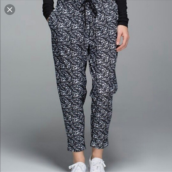 lululemon athletica Pants - Lululemon Sequin pattern joggers